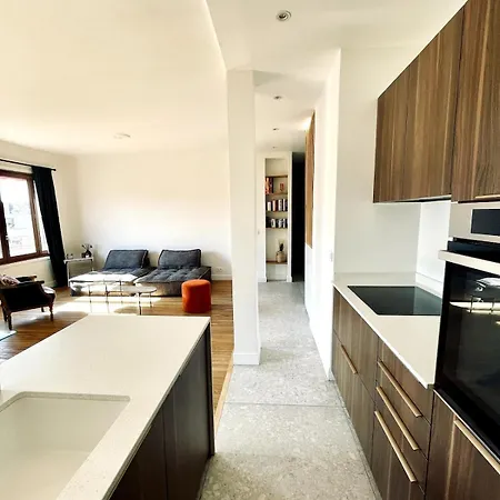 Vue Chateau Apartment *