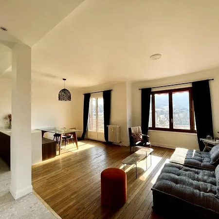 Vue Chateau Apartment